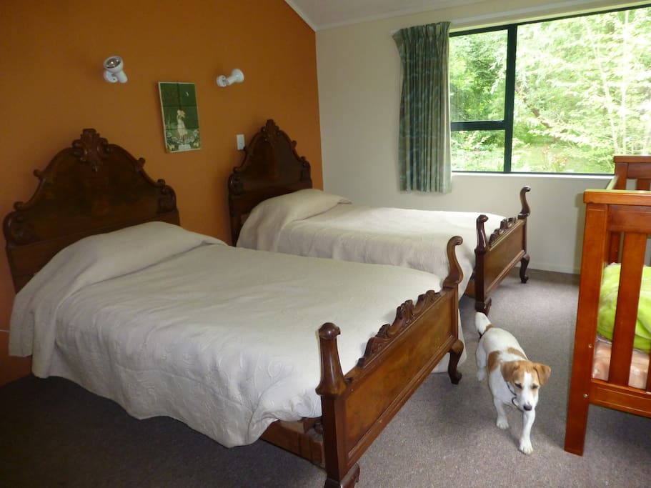 The twin bedroom with cot (and our Bruce)