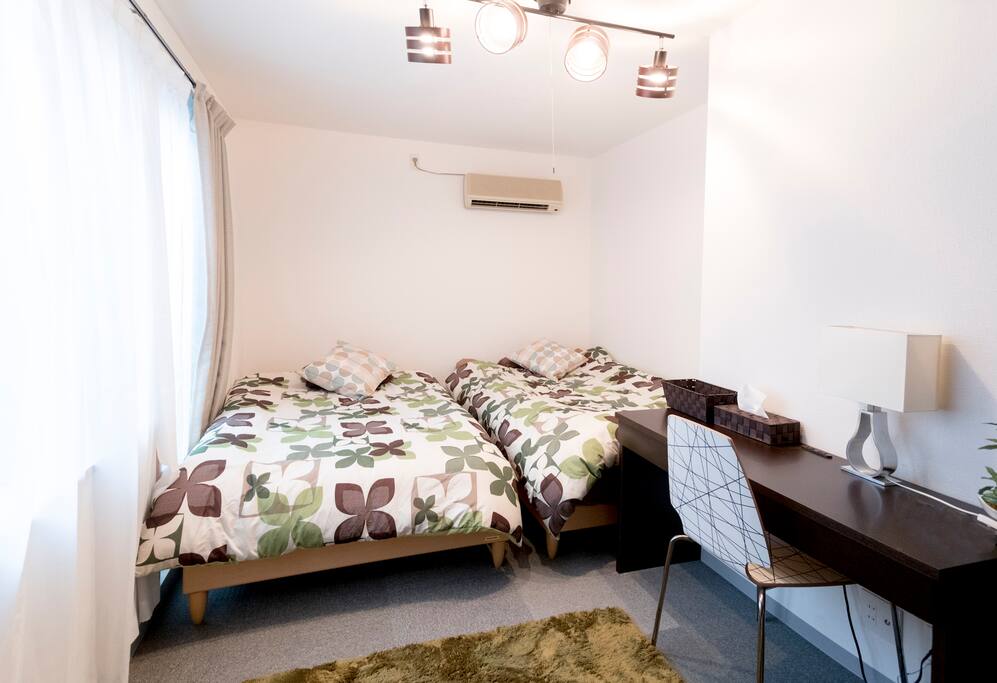 Room102