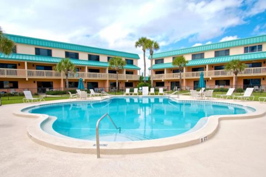Community pool