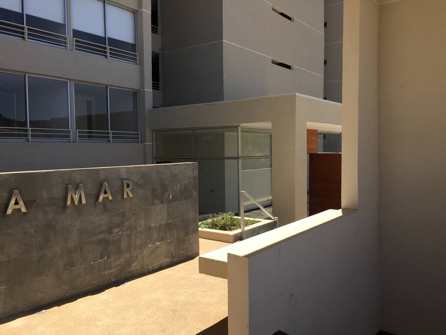 Edificio con gran equipamiento