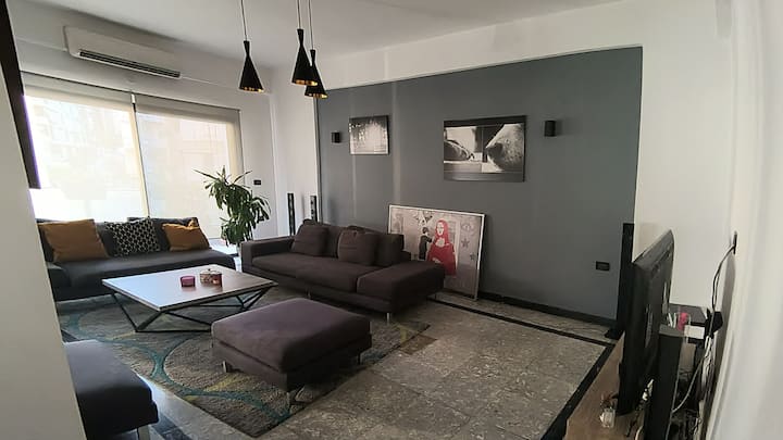 The Comfort Zone
Furnished/solar24/7 - ベイルート