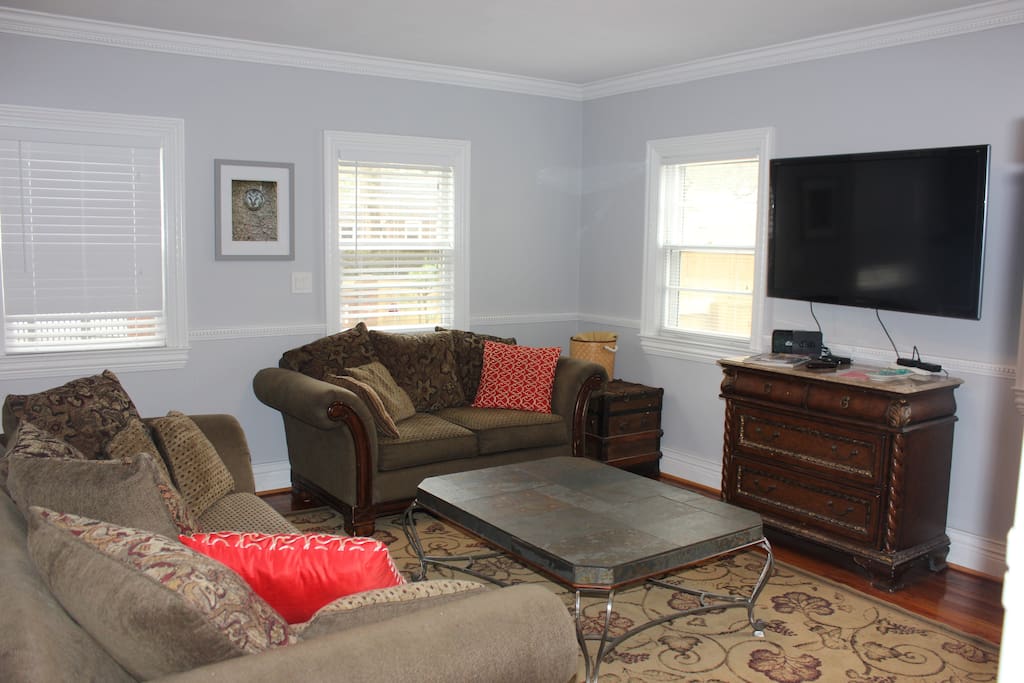 Private family room exclusively for 2 bedroom unit