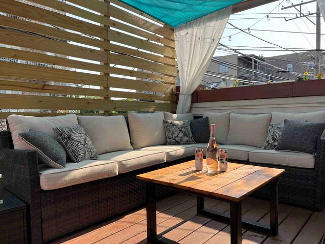 Big 4BR/3.5BA Home Near Everything! gallery image 4