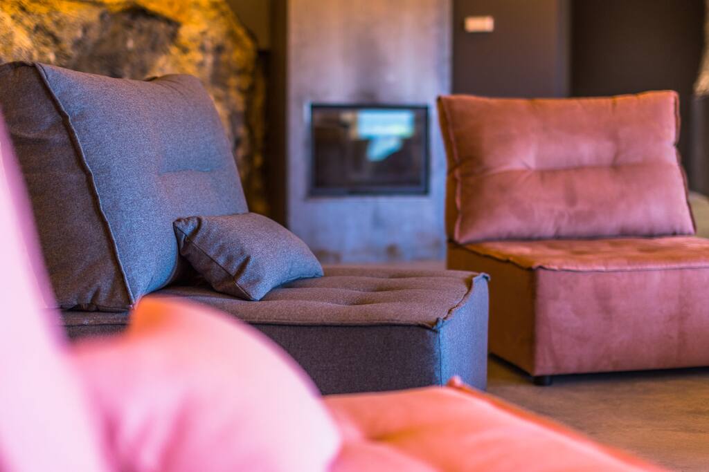 Gran sala con chimenea