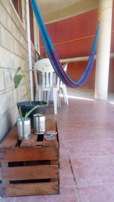 Amaca en el patio privado para relajarse