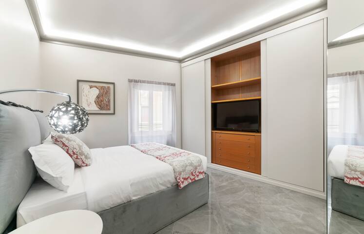 ViaPaola43 Palace 3rd floor 2Bdr gallery image 3