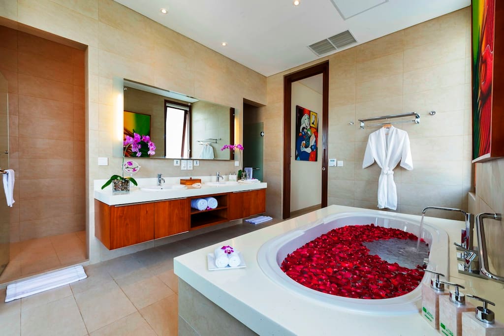 Master Ensuite Bathroom