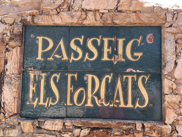 Beautiful 3 bedroom apartment CALELLA facing sea gallery image 2