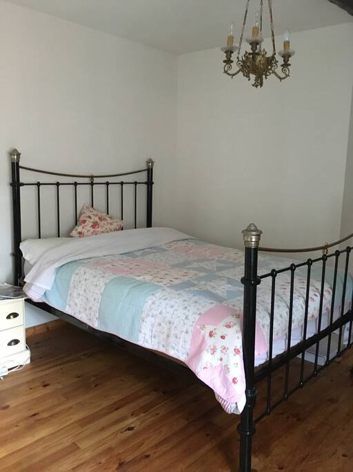 The main characterful bedroom