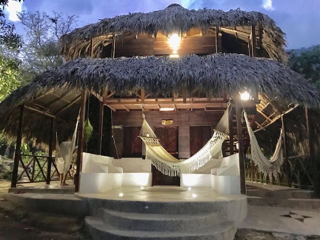 Acogedora cabaña a 5 km de entrada Parque Tayrona.