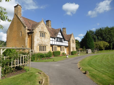 Top performing Airbnb: Bedrooms with Sitting Room + kitchen: Sleeps 4 in West Dorset