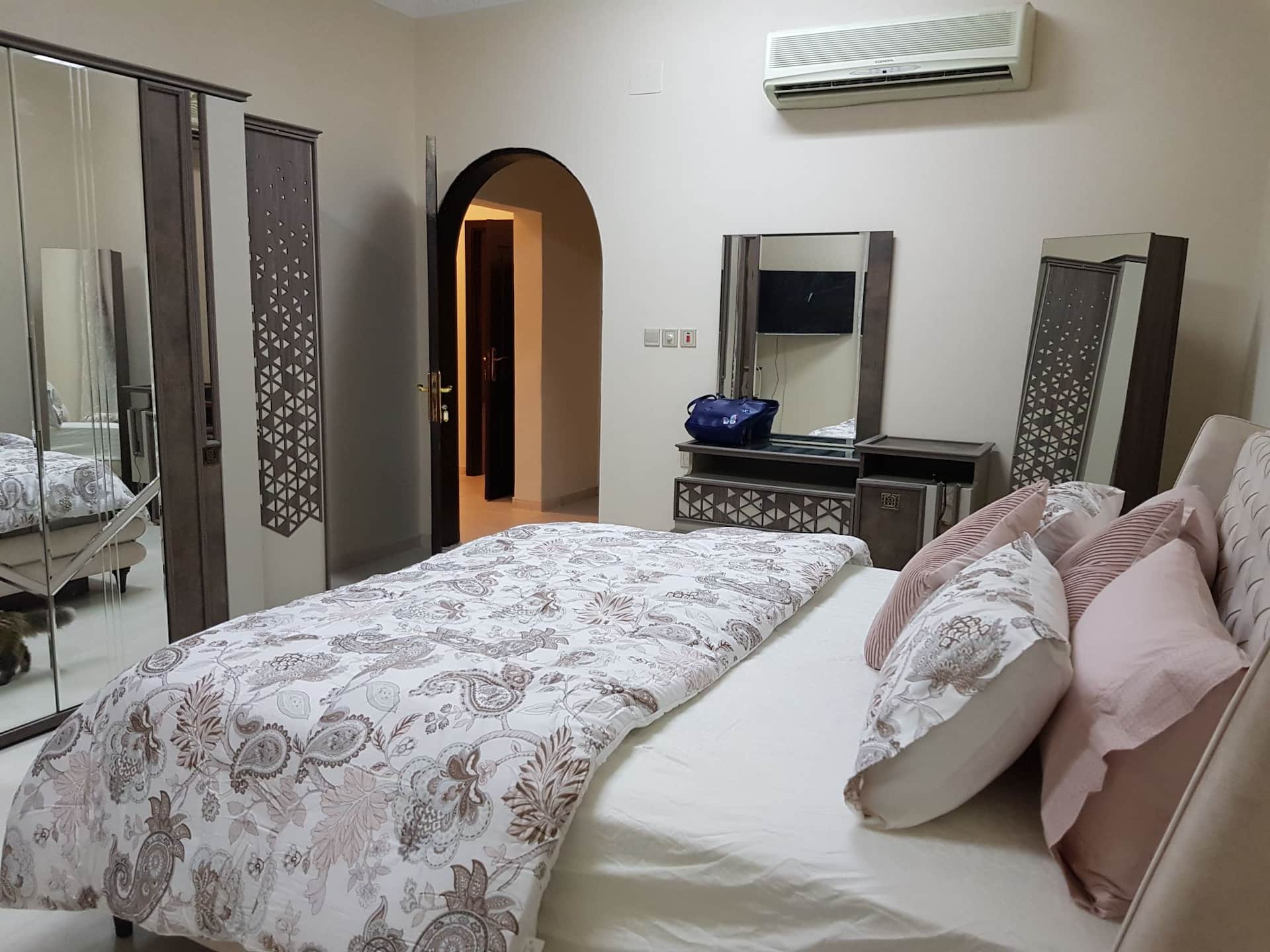 A ROOM IN THE HOLY CITY.♡
