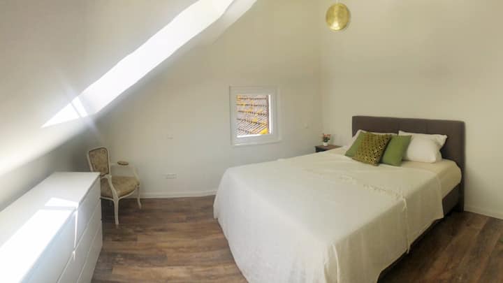 Schlafzimmer 4 Obergeschoß - bedroom 4 on 2nd floor

