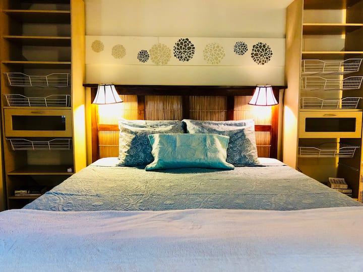 Cal-king bed (Casper),