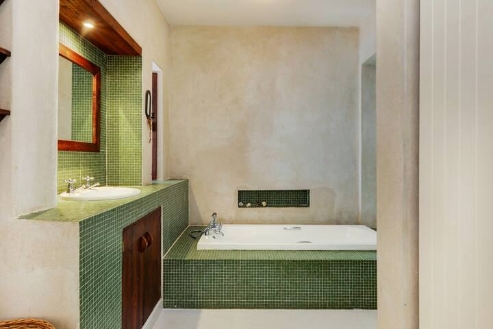 Amazing Llandudno Beach house gallery image 3