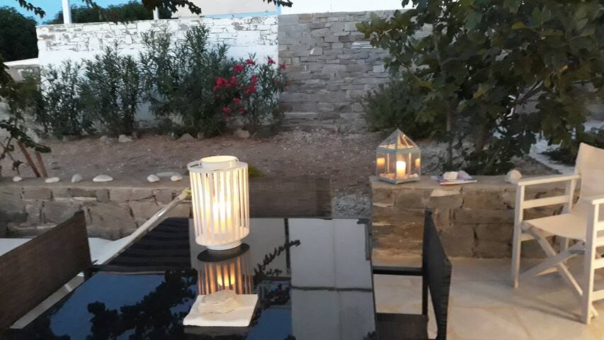 Belle villa d’architecte NAOUSSA PAROS GRECE gallery image 5