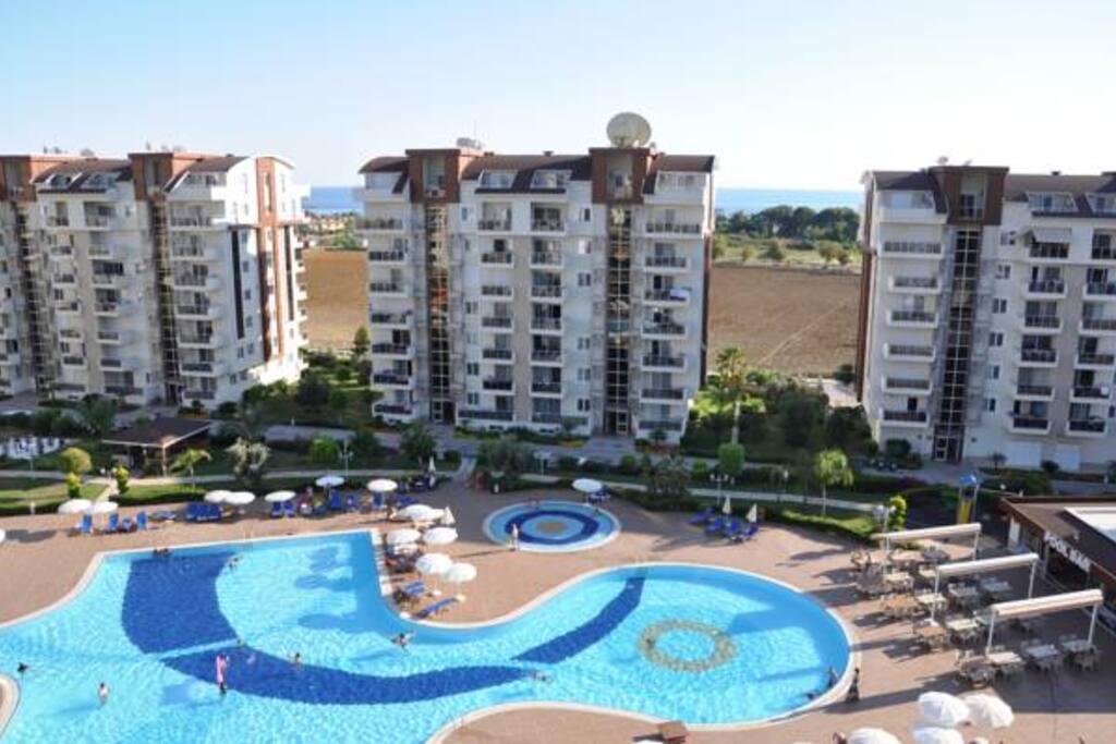 sea and pool view