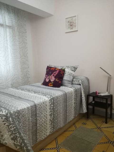 Habitación en zona estación de tren en A Coruña