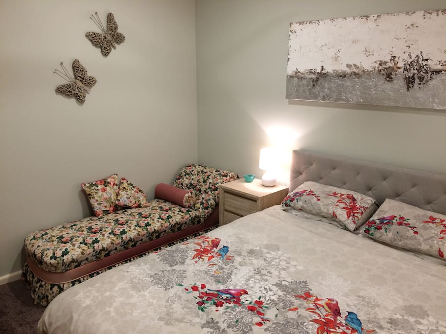 Waratah Room