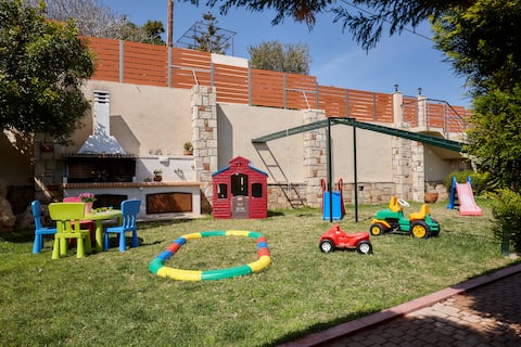 Successful Airbnb property: Family Friendly Villa Thallos, Playground & BBQ in Δήμος Χερσονήσου