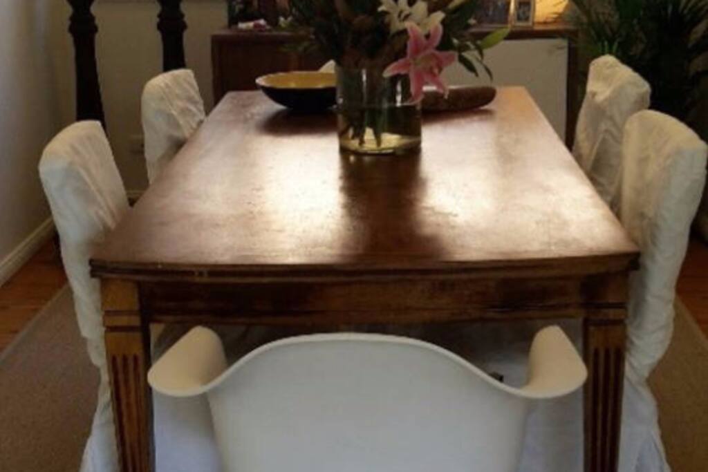 Formal Dining for 6 and breakfast table