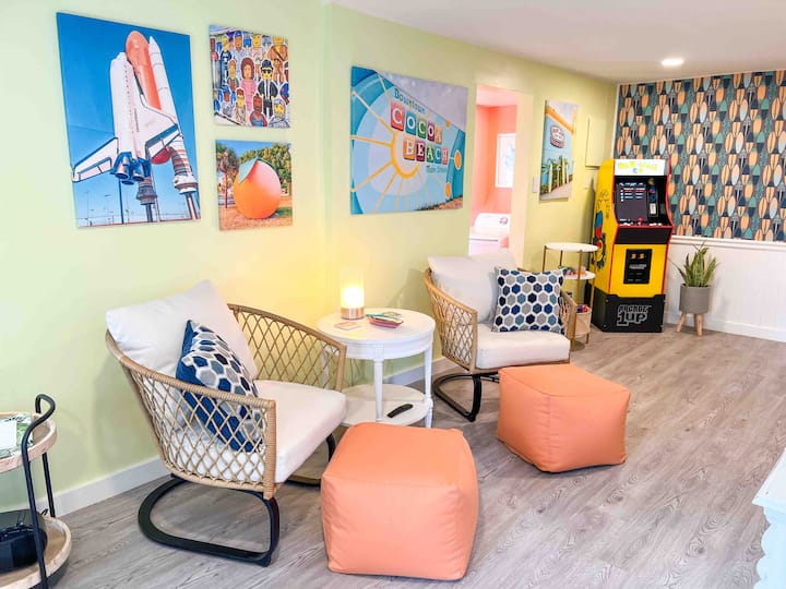 The Pineapple Bungalow: A Space Coast Getaway!