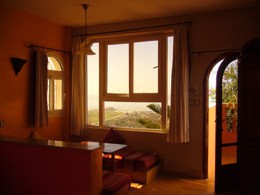 Kleines Studio mit schönem Weitblick auf den Atlantik. Eingang von der Terrasse