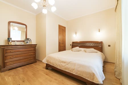 5**** COMFORTABLE PRIVATE BEDROOM HEART OF TALLINN