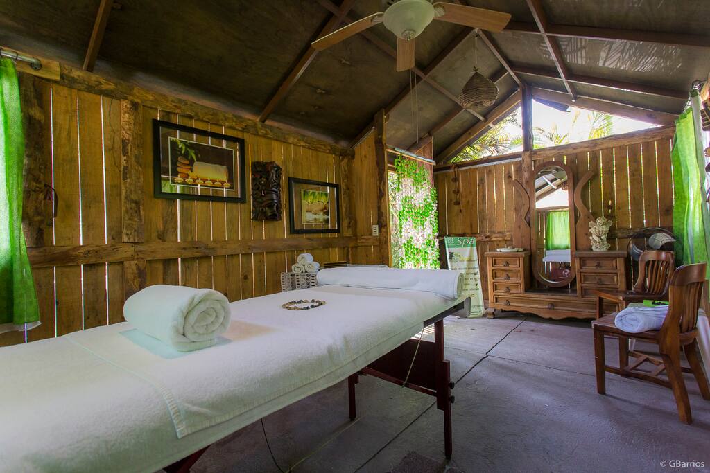 Olvídate de toso y disfruta de una terapia de masaje en el SPA.