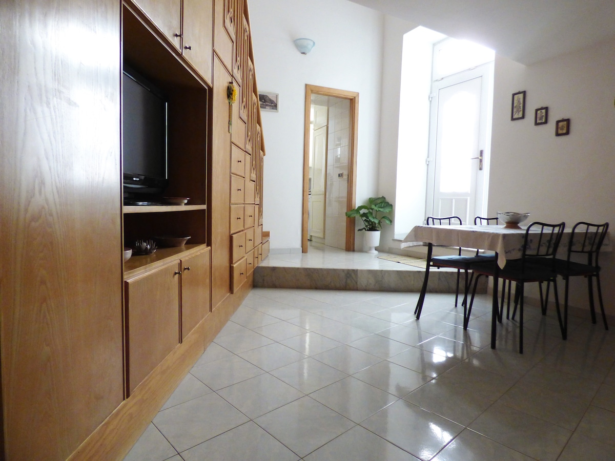 Popular Airbnb listing: La Casetta del Porto - Capri in Capri