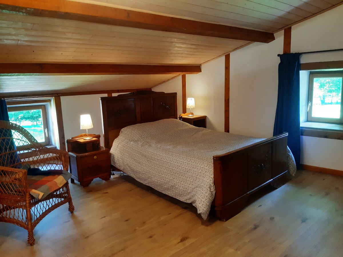 Habitación. Cama doble. 