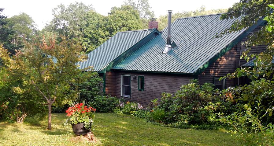 Summer Moon Cottage close to Marlboro Music Fest