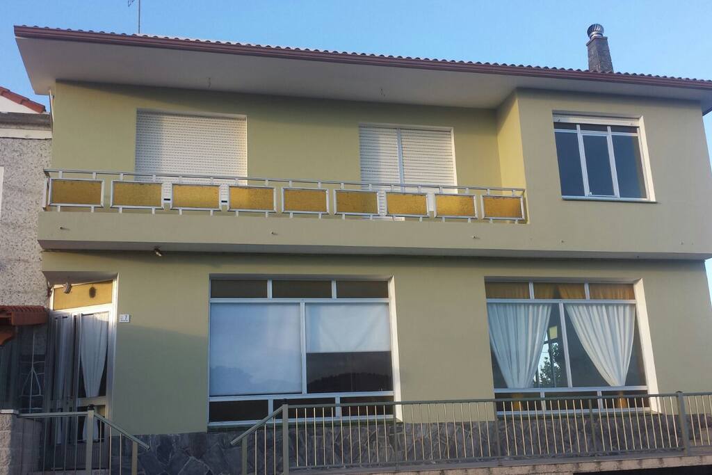 Fachada de la casa donde se encuentra el apartamento