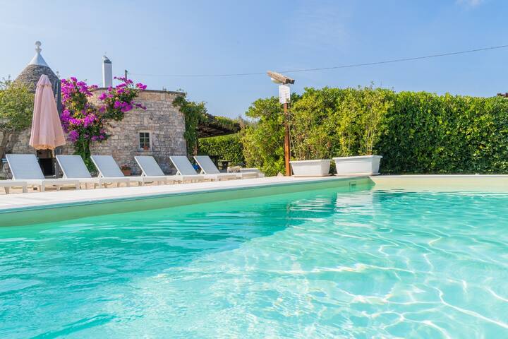 Trulli Francesca Ciclovia swimming pool 6 people gallery image 2
