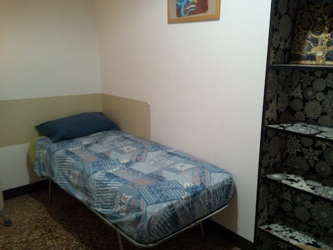 Camera singola in Porta San Vitale