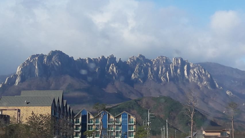 하이디해피하우스~울산바위최고전망.개별정원바베큐이용가능,몸.마음힐링하기,특급호텔급최고급침구류 - Nohak-dong, Sokcho-si의... 