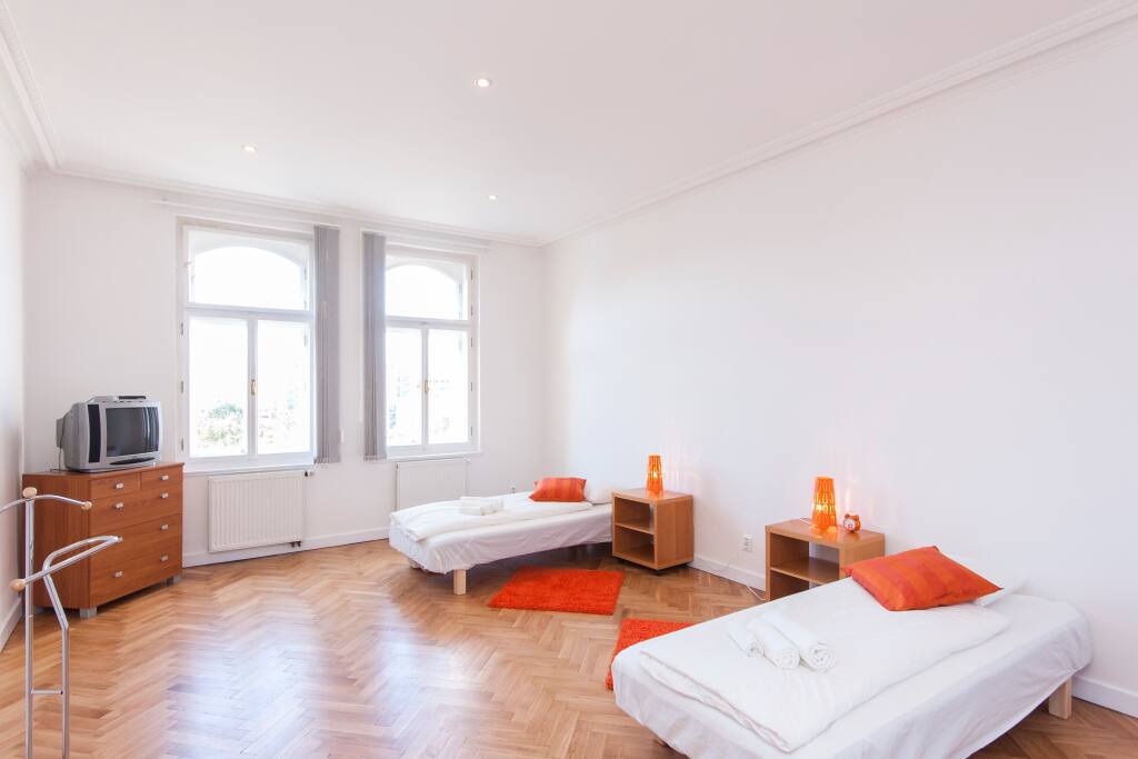 1st bedroom