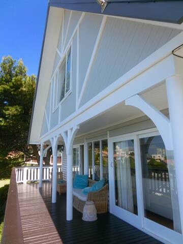 Morning Star – Beach House with Breathtaking Views gallery image 5