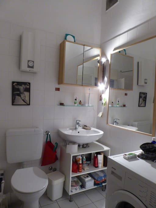 Bad mit Badewanne
