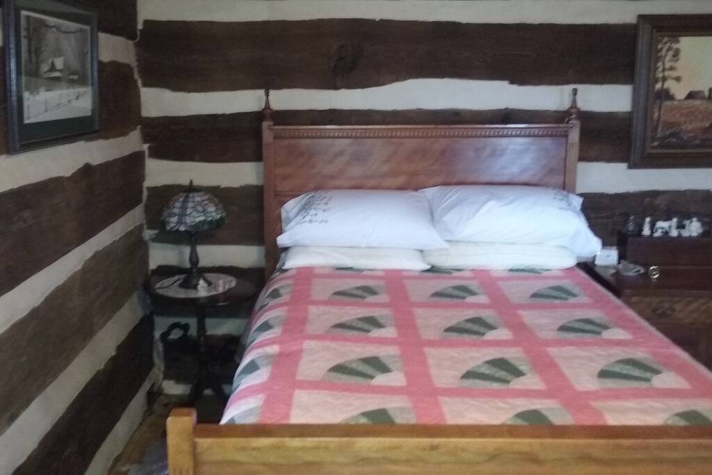 Guest bedroom (double bed)