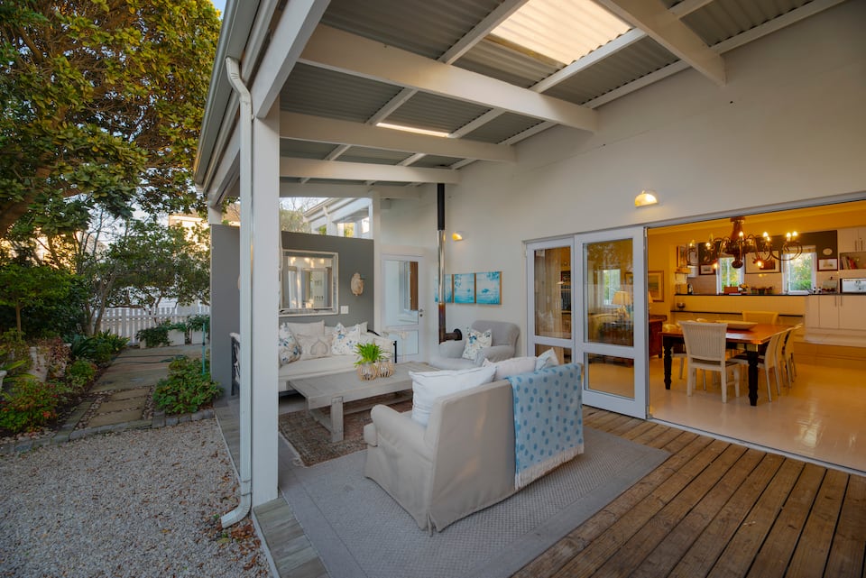 A picket-fence house on Thesen Island, Knysna, Western Cape, South Africa, photo 8 of 10
