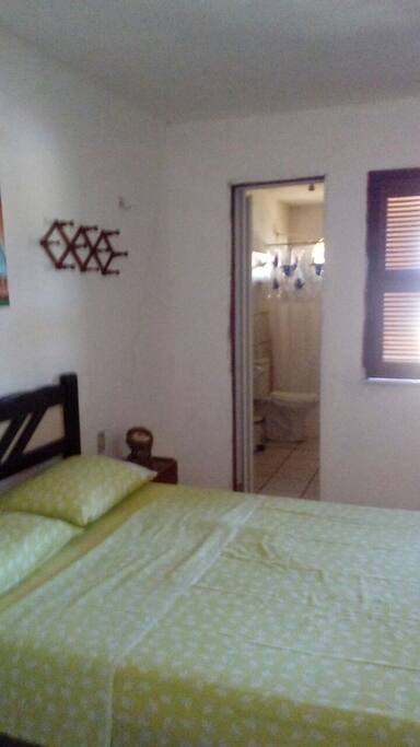 Quarto 1 - Possui uma cama de casal e uma de solteiro