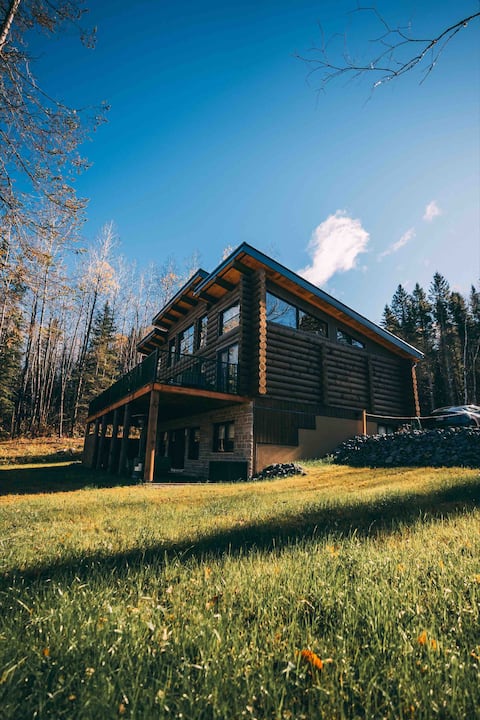 Prestige Chalet in Saint-Alexis-des-Monts