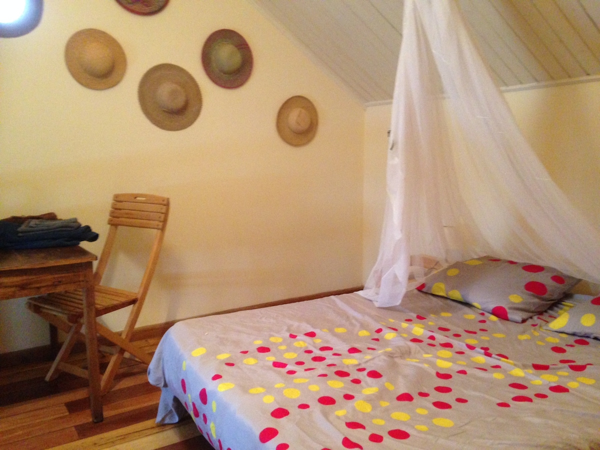 Просторот за спиење на мезонинот