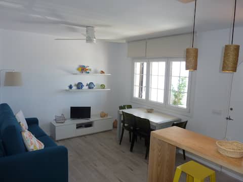 Successful Airbnb property: IDEAL for couples and families in front of the Sea in Alaior
