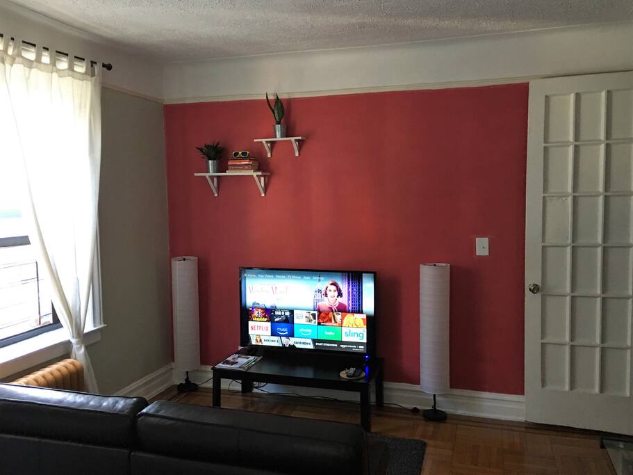 Bedroom | Lounge corner (TV with netflix, amazon prime, HBO)