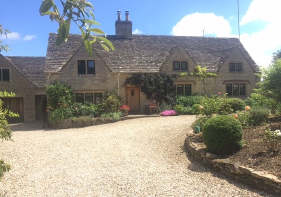 Beautiful Cotswold Stone Cottage Houses for Rent in Coberley, England