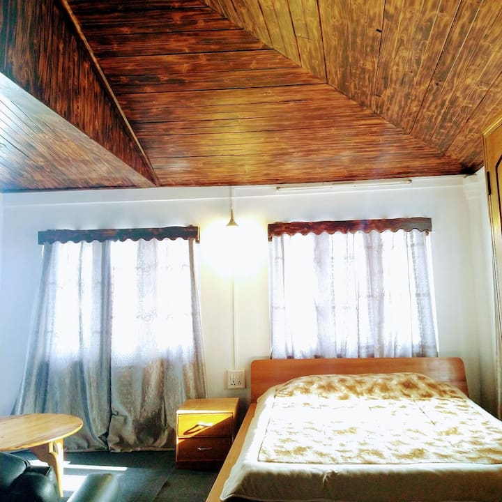Himalayan View- Private Roof Top- Midst Of Town! - Kalimpong
