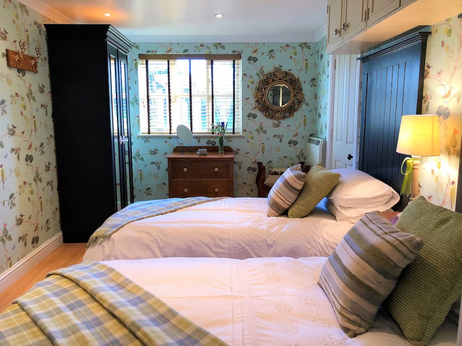 Twin Bedroom