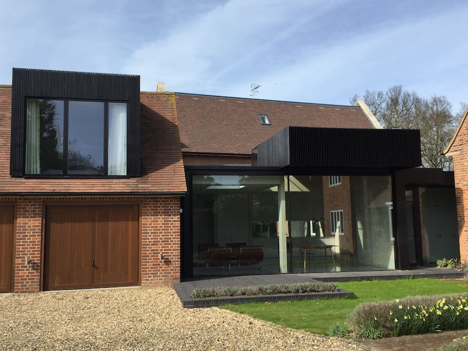 Self contained 2 bedroom 'house'